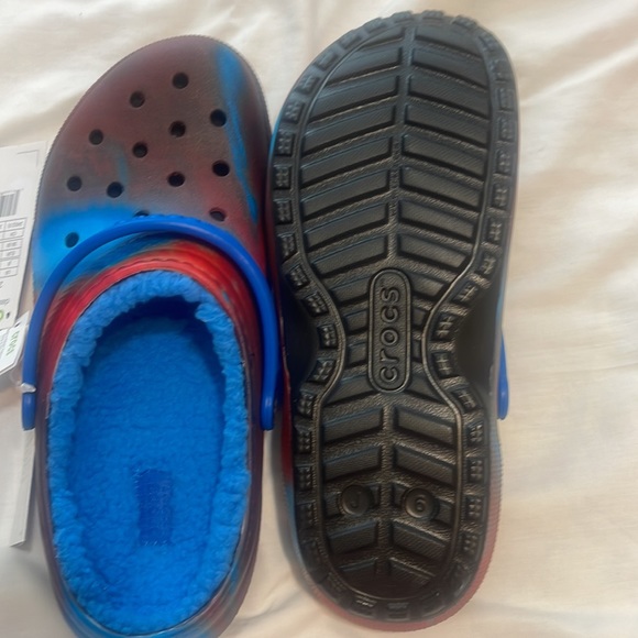 Blue and red linen crocs - Picture 3 of 3